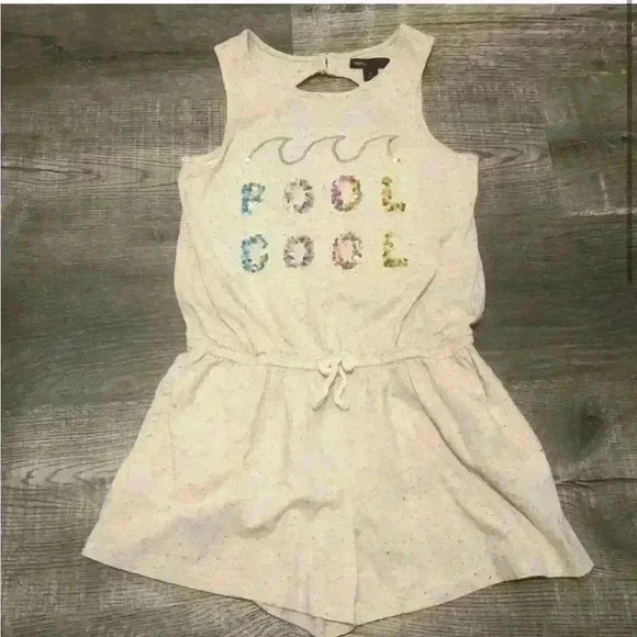 ⭐️ Gap Girls Size 8 Bundle!! 2 dresses 1 romper - Picture 3 of 4